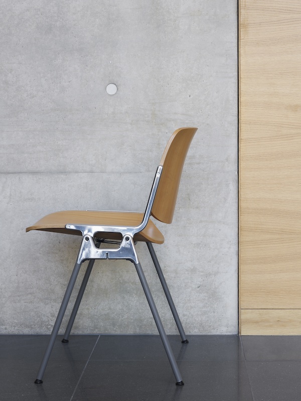 1DSC Axis chair by Castelli for the Haworth Collection
